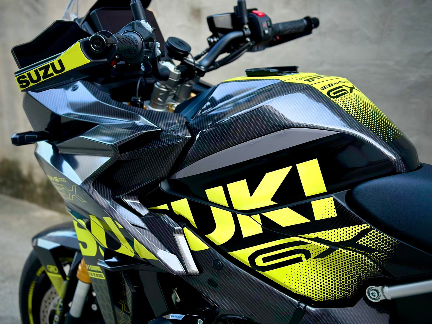 SUZUKI GSX-S1000 GX Graphic Decal Sticker Kit (0-0.Carbon)