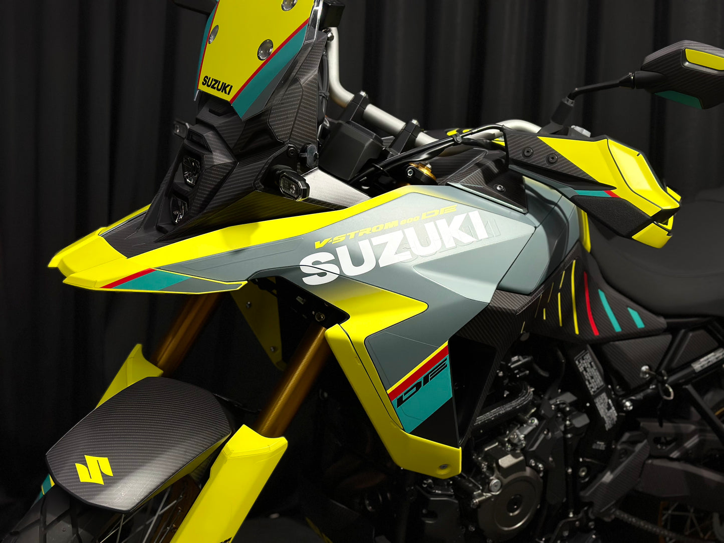 SUZUKI V-Strom 800 DE Graphic Decal Sticker Kit (1-1.BK)