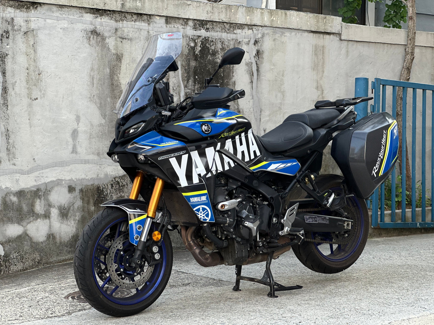 YAMAHA Tracer 9 GT+ Custom Vinyl Graphic Decal Kit (1-1.Carbon Pattern&Blue)