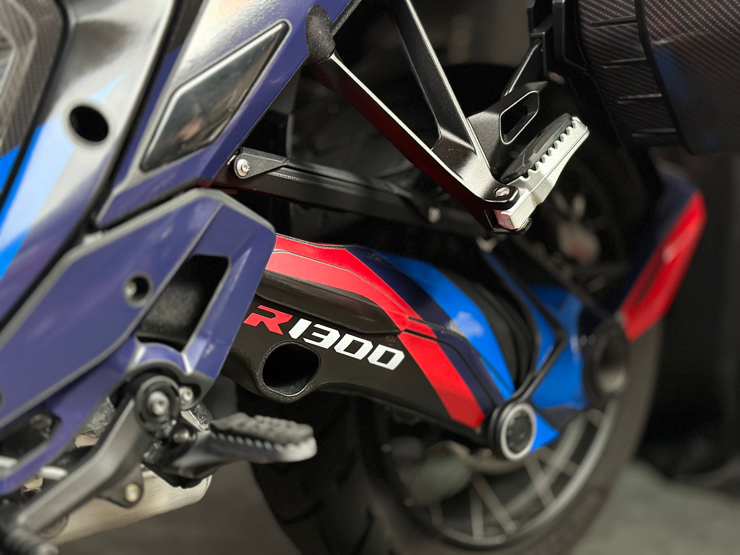 BMW R1300GS Custom Vinyl Graphic Decal Kit (1-3.M)