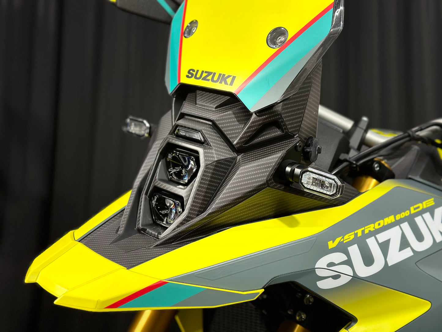 SUZUKI V-Strom 800 DE Graphic Decal Sticker Kit (1-1.BK)