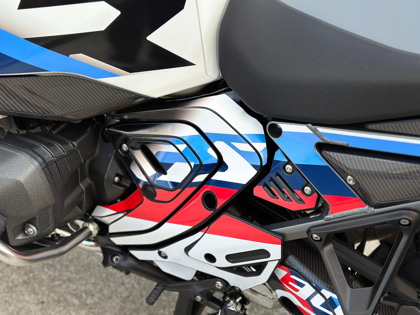BMW R1300GS ADV Adventure Graphic Decal Sticker Kit (1-0.M)
