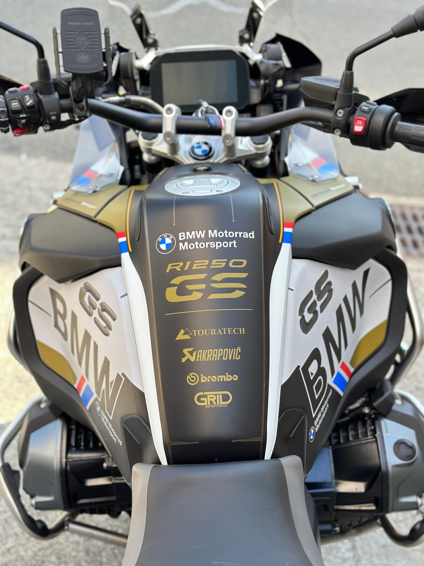 Motorcycle Fairing Decal Vinyl Sticker Kit – For BMW R1250GS Adv Type (1-1)