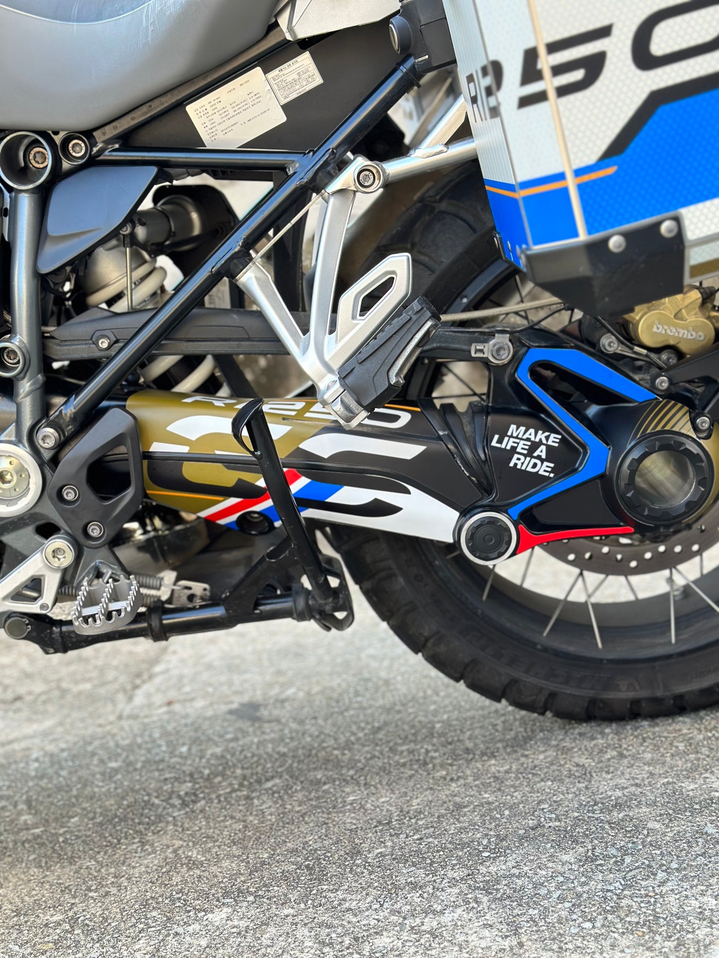 Motorcycle Fairing Decal Vinyl Sticker Kit – For BMW R1250GS Adv Type (1-1)