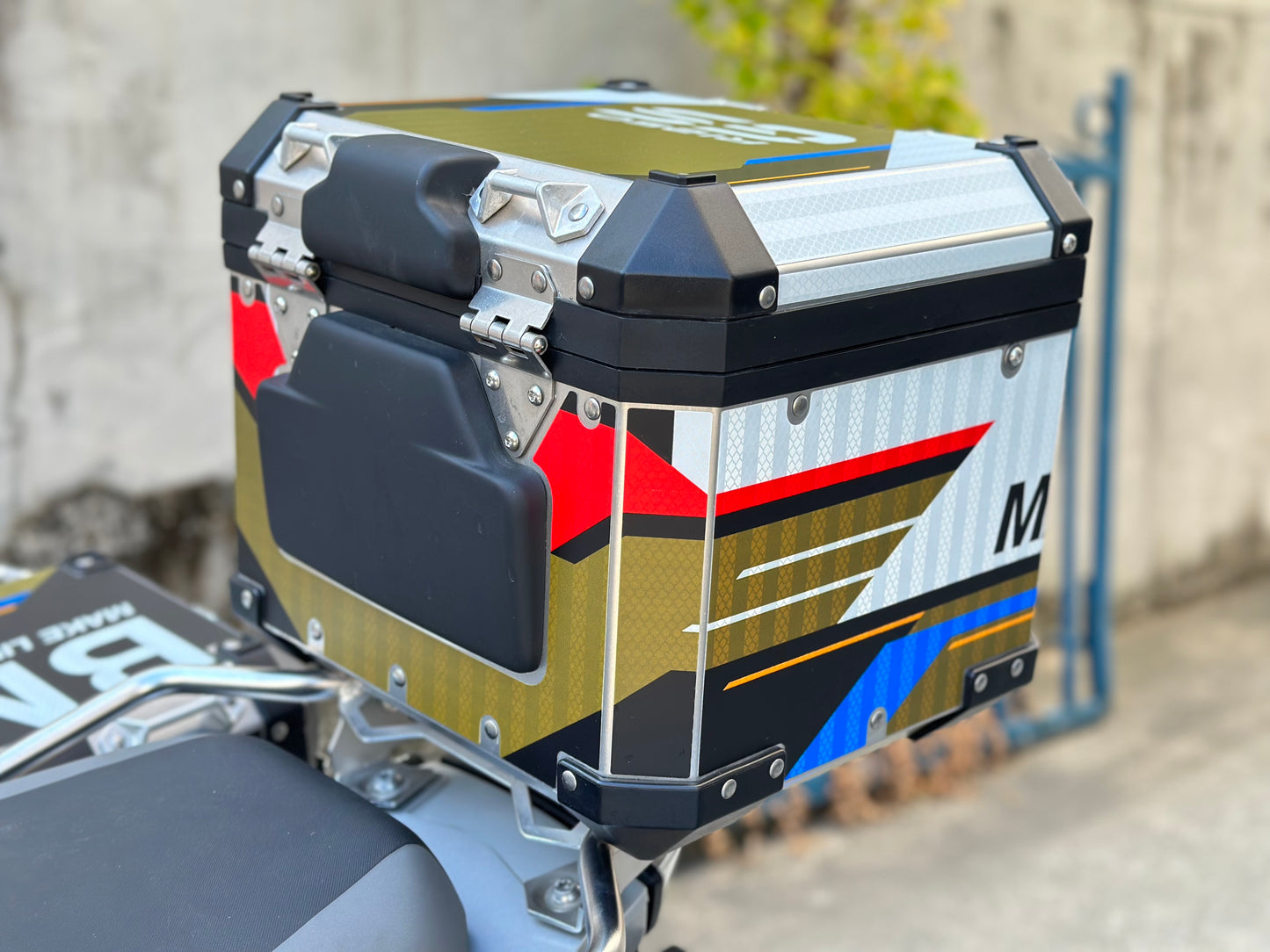 Motorcycle Fairing Decal Vinyl Sticker Kit – For BMW R1250GS Adv Type (1-1)