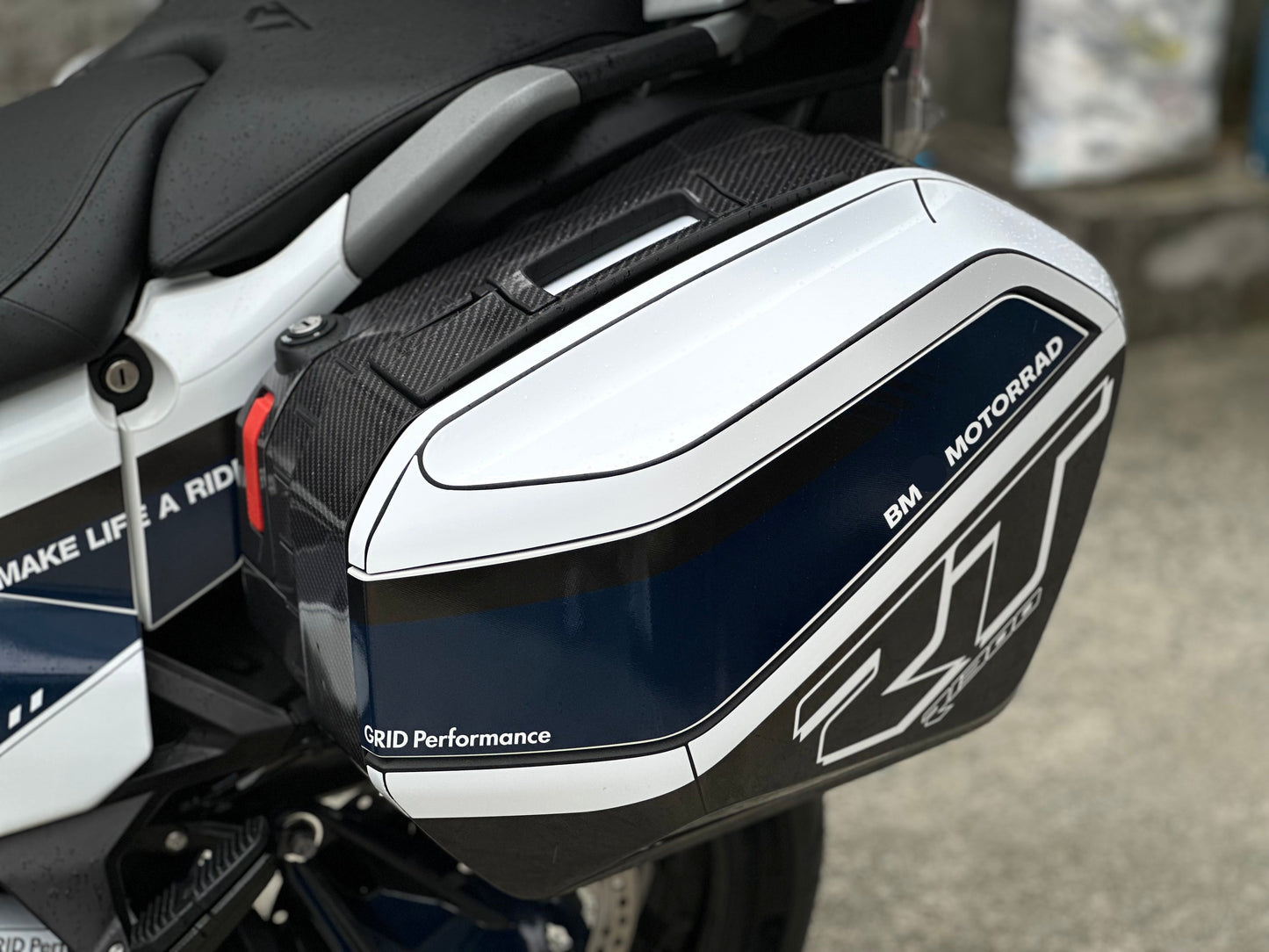 BMW R1300RT Custom Vinyl Graphic Decal Kit (1-2.White Gray)