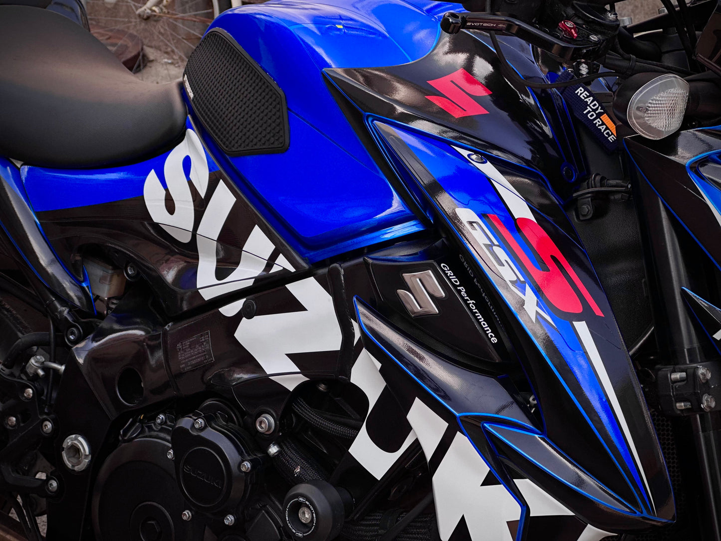 SUZUKI GSX-S1000 Custom Vinyl Graphic Decal Kit (1.SUZU)