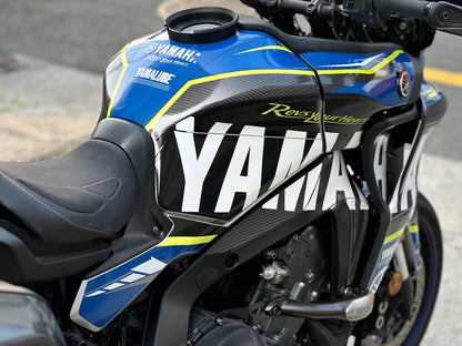 YAMAHA Tracer 9 GT+ Custom Vinyl Graphic Decal Kit (1-4.Carbon Pattern&White)