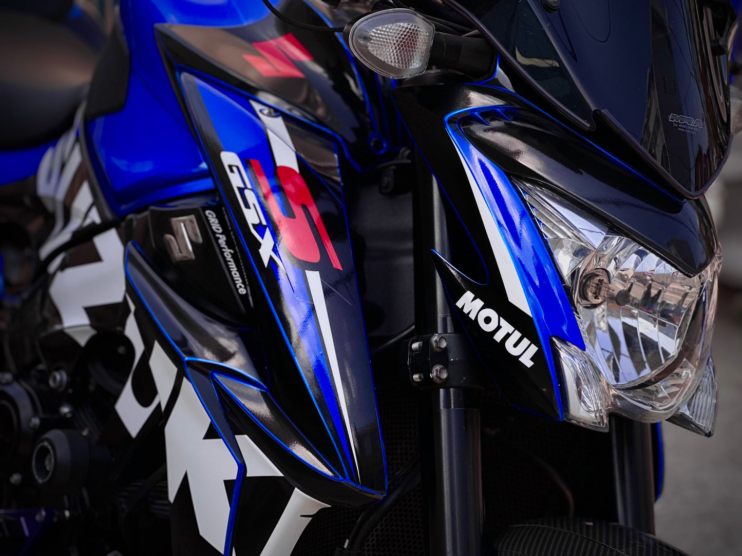 SUZUKI GSX-S1000 Custom Vinyl Graphic Decal Kit (1.SUZU)