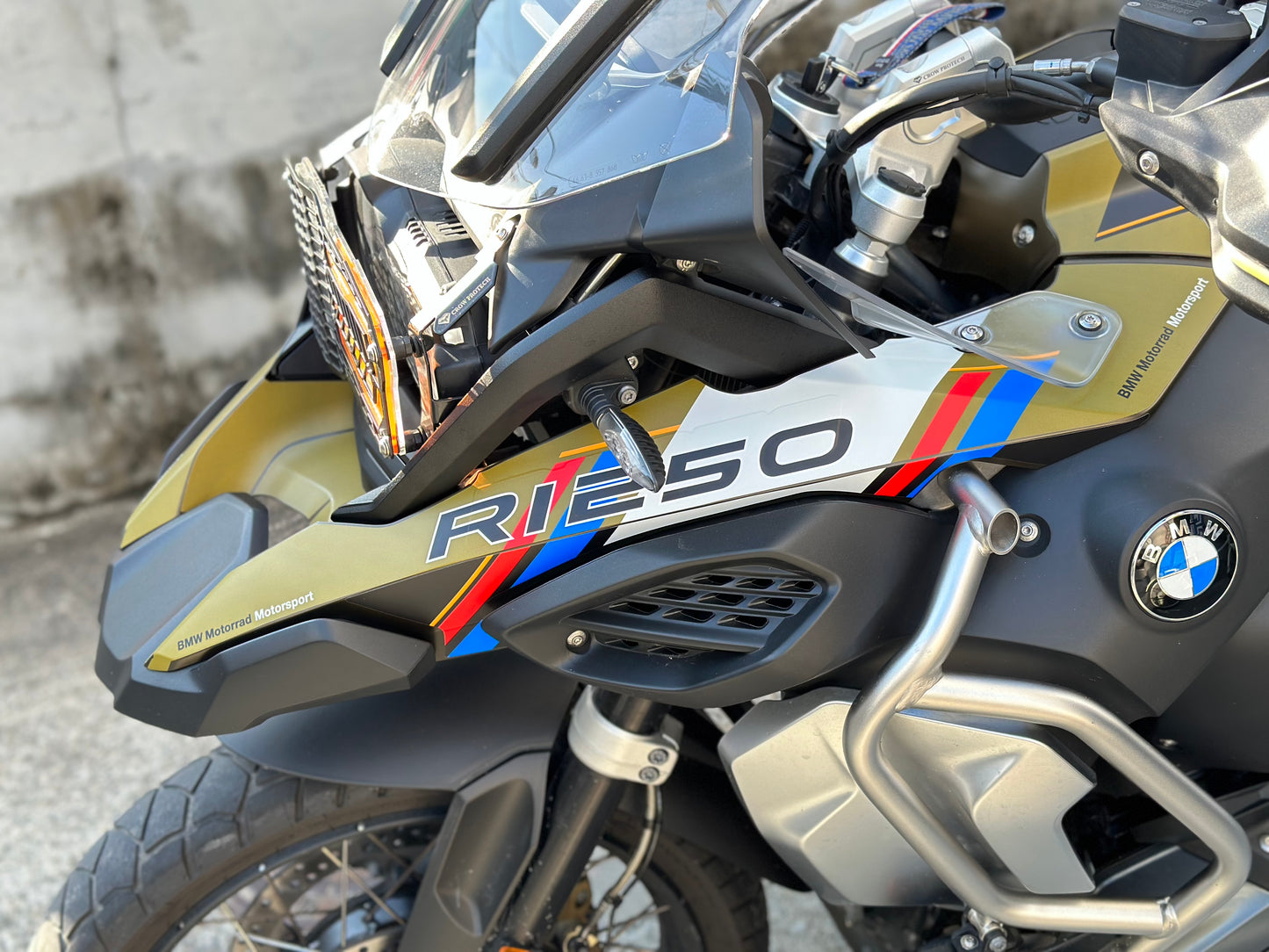 Motorcycle Fairing Decal Vinyl Sticker Kit – For BMW R1250GS Adv Type (1-1)