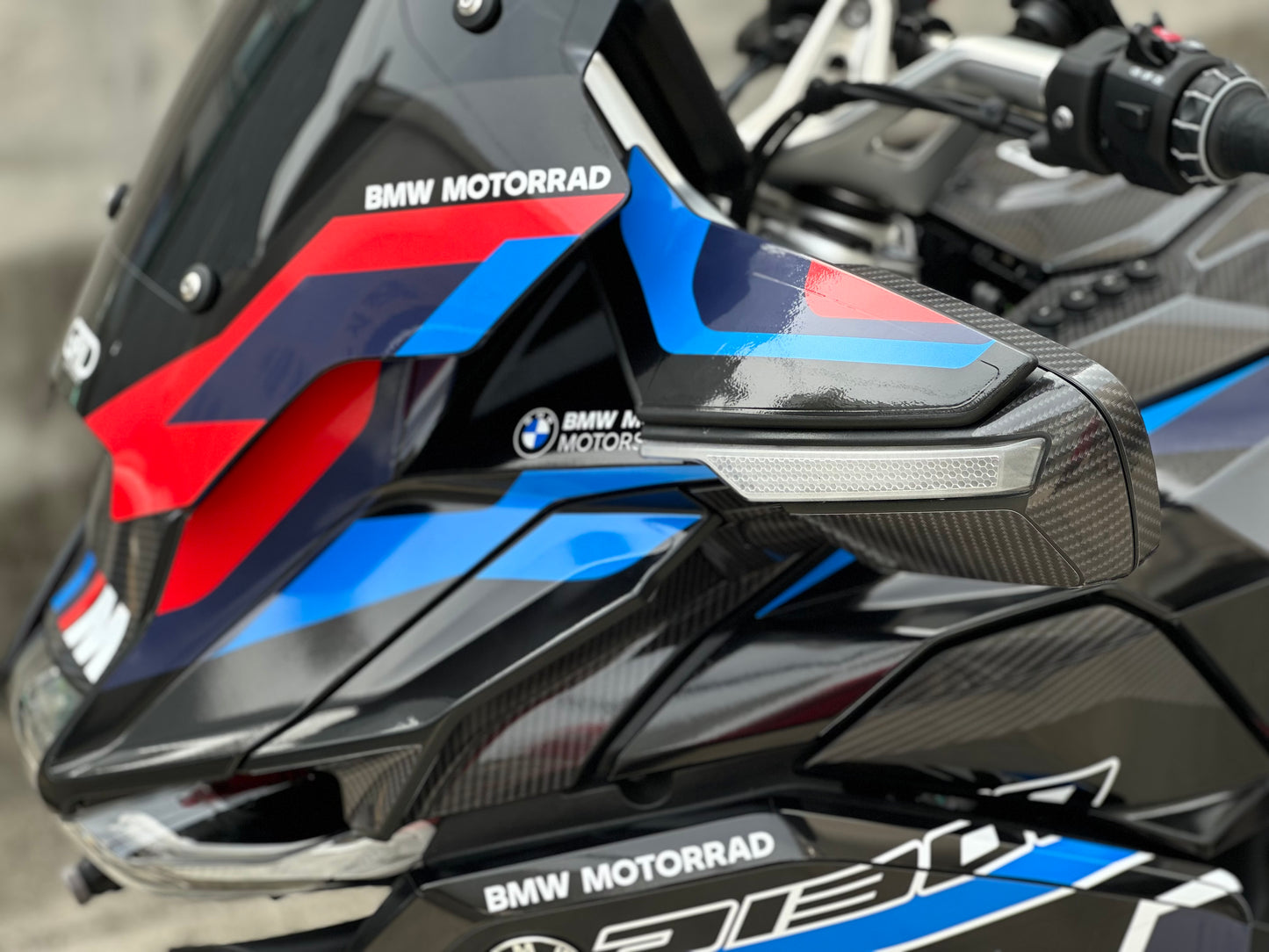Full Graphic Vinyl Decal Kit For BMW R1300RT (4-2.M)