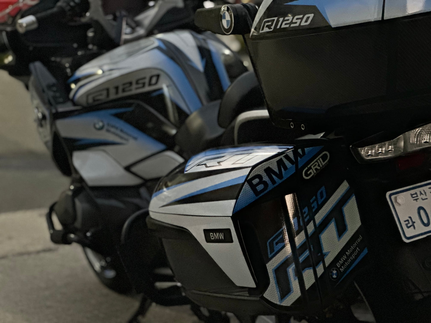 Motorcycle Fairing Decal Kit – For BMW R1250RT Type (1-1)