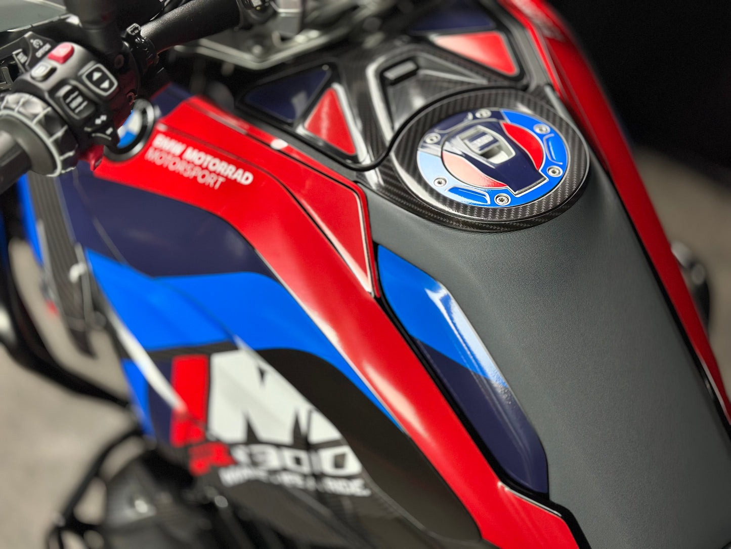BMW R1300GS Custom Vinyl Graphic Decal Kit (1-3.M)