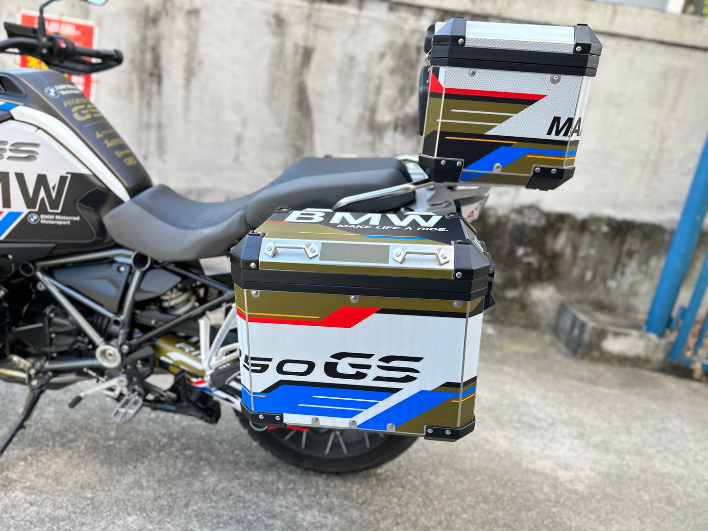 Motorcycle Fairing Decal Vinyl Sticker Kit – For BMW R1250GS Adv Type (1-1)