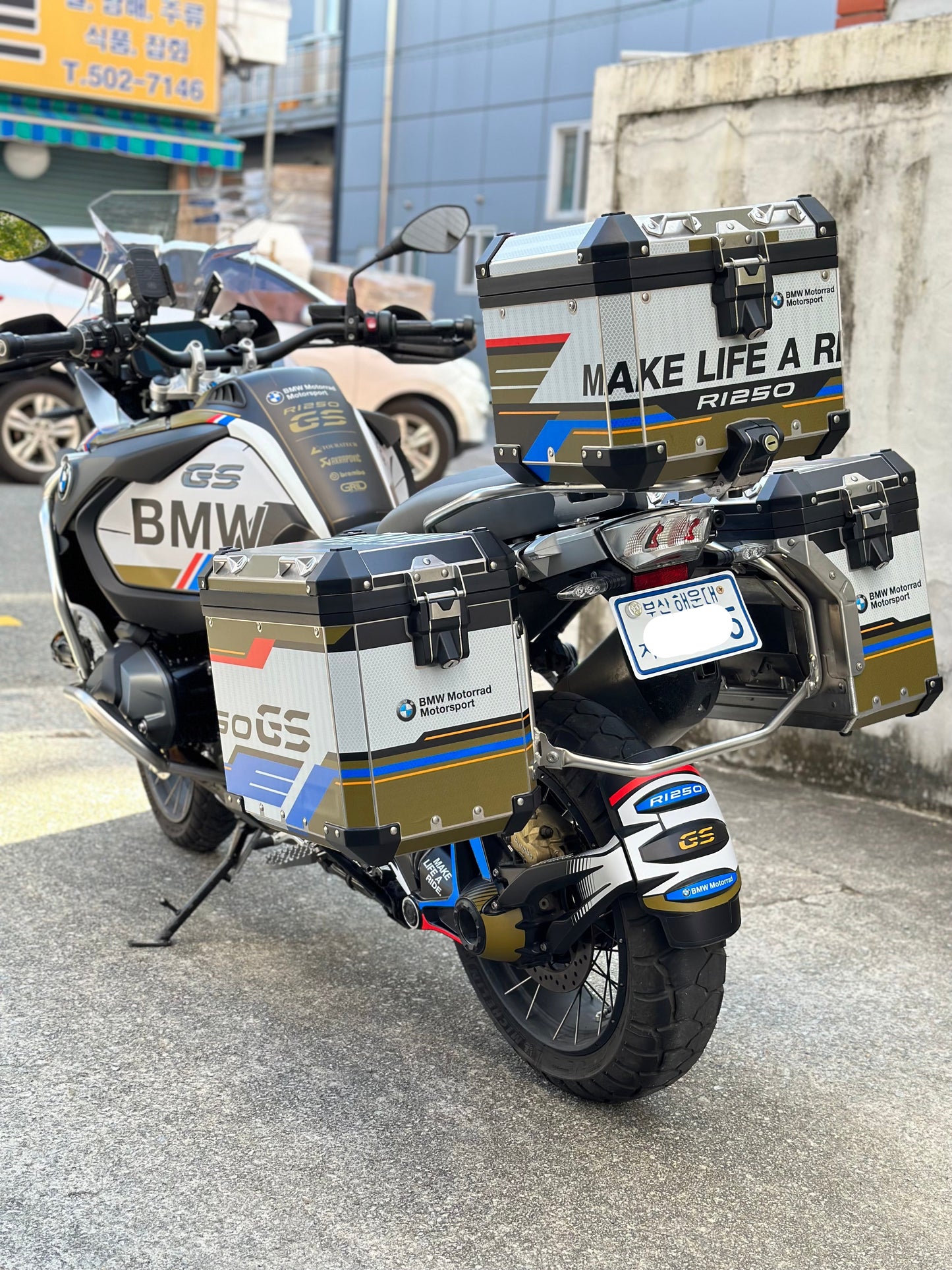 Motorcycle Fairing Decal Vinyl Sticker Kit – For BMW R1250GS Adv Type (1-1)