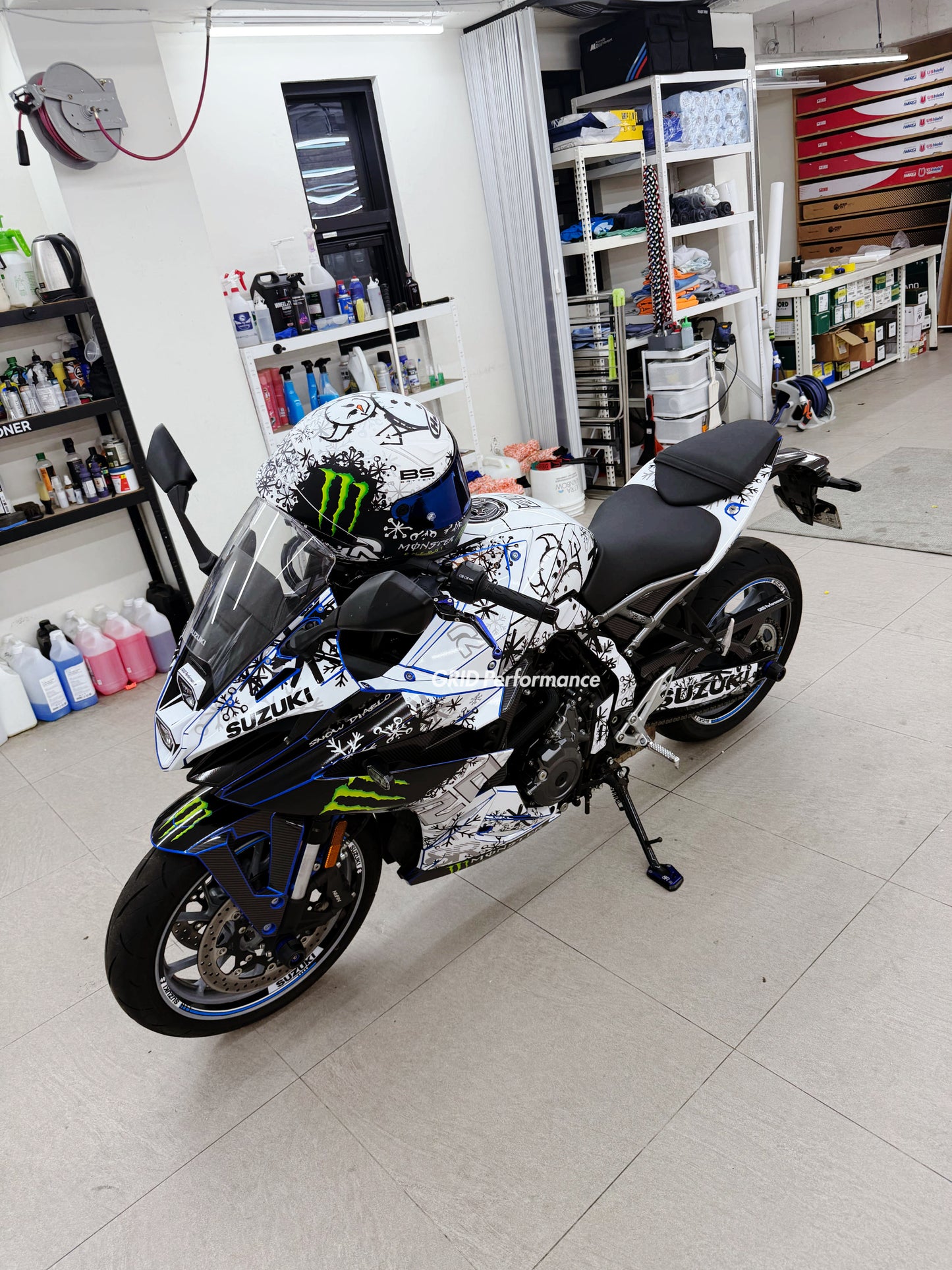 SUZUKI GSX-8R Full Graphic Vinyl Decal Kit (2-1.RPHA 1 CARBON SNOW DIA)
