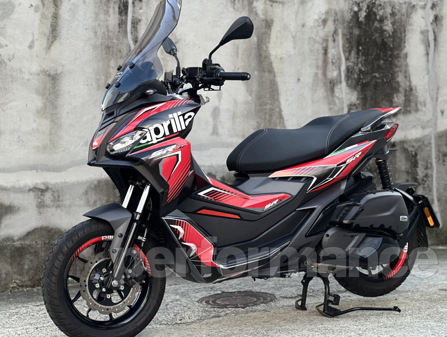 aprilia SR GT 200 Custom Vinyl Graphic Decal Kit (1-1.Black Red Carbon)
